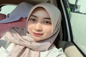 Azkia Bu Dokter Jilbab Cantik Yang Lagi Viral